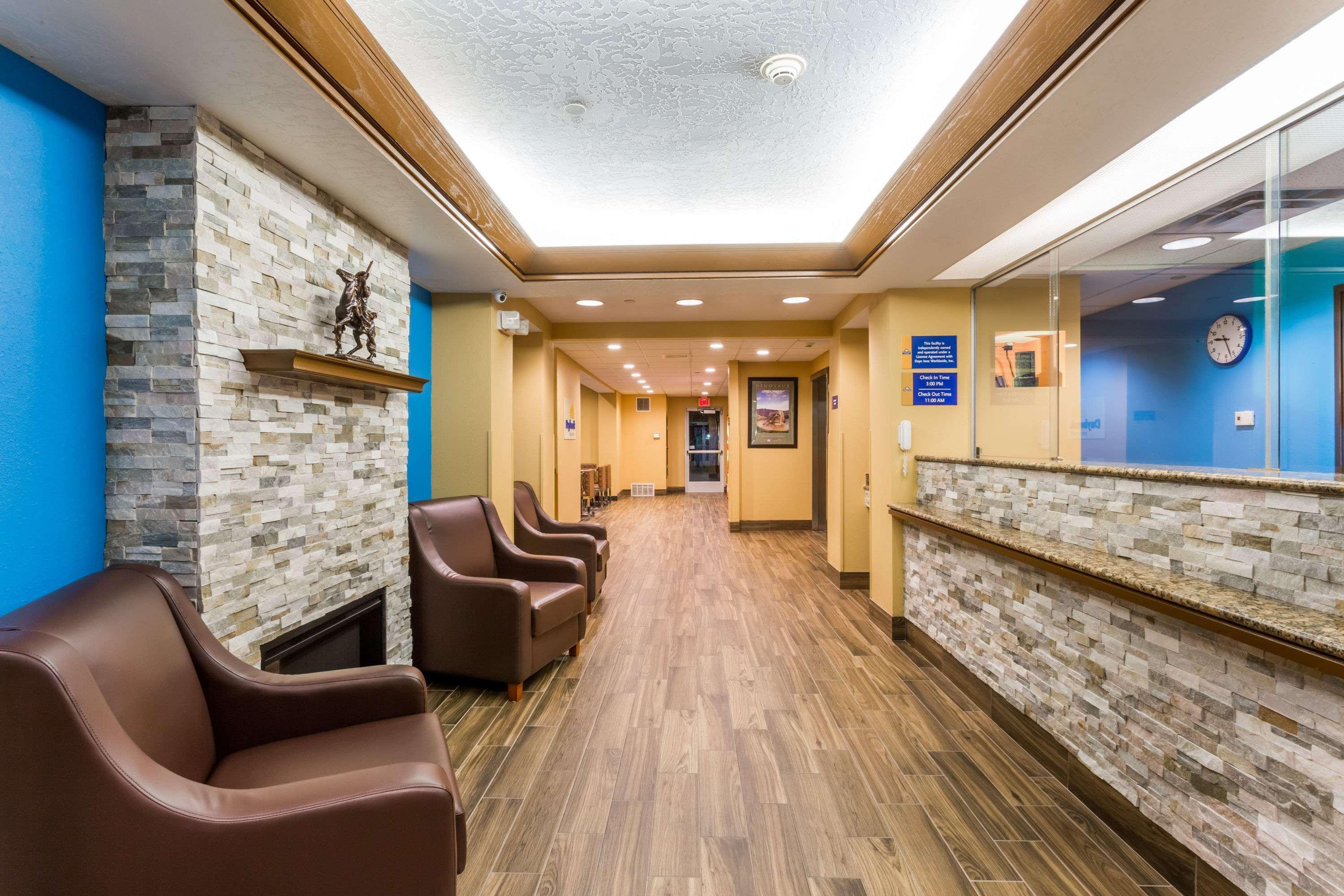 Days Inn By Wyndham ורנל מראה חיצוני תמונה